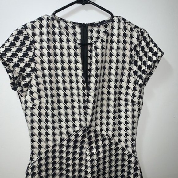 HOUNDSTOOTH BLACK AND WHITE MIDI DRESS - Picture 3 of 4